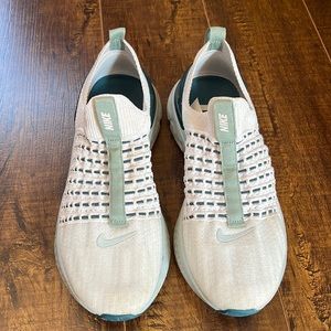 green nike react phantom fly knits